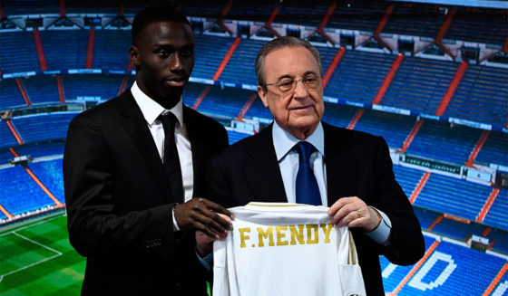 2019-06-19-ferland-mendy-florentino-perez-trikot-560x327.jpg